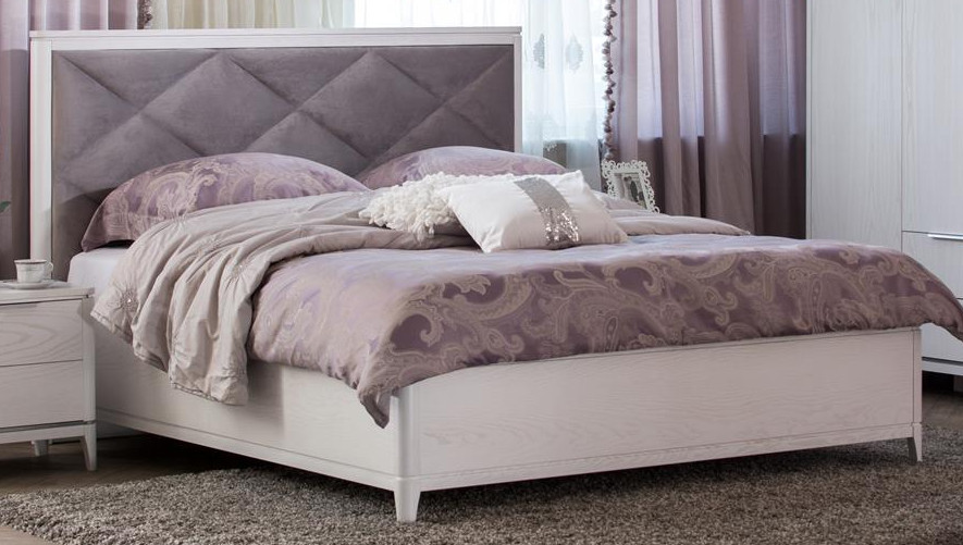 Кровать из массива ясеня из коллекции мебели для спальни Salvador фабрики Manini Mobili 